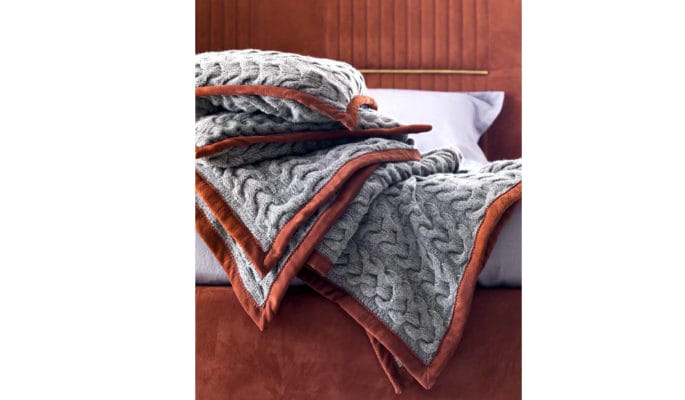Kashmere cushion 02 website