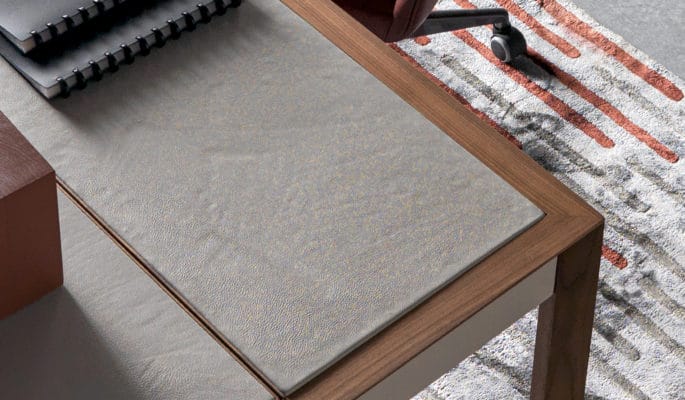 Gill desk 03 1