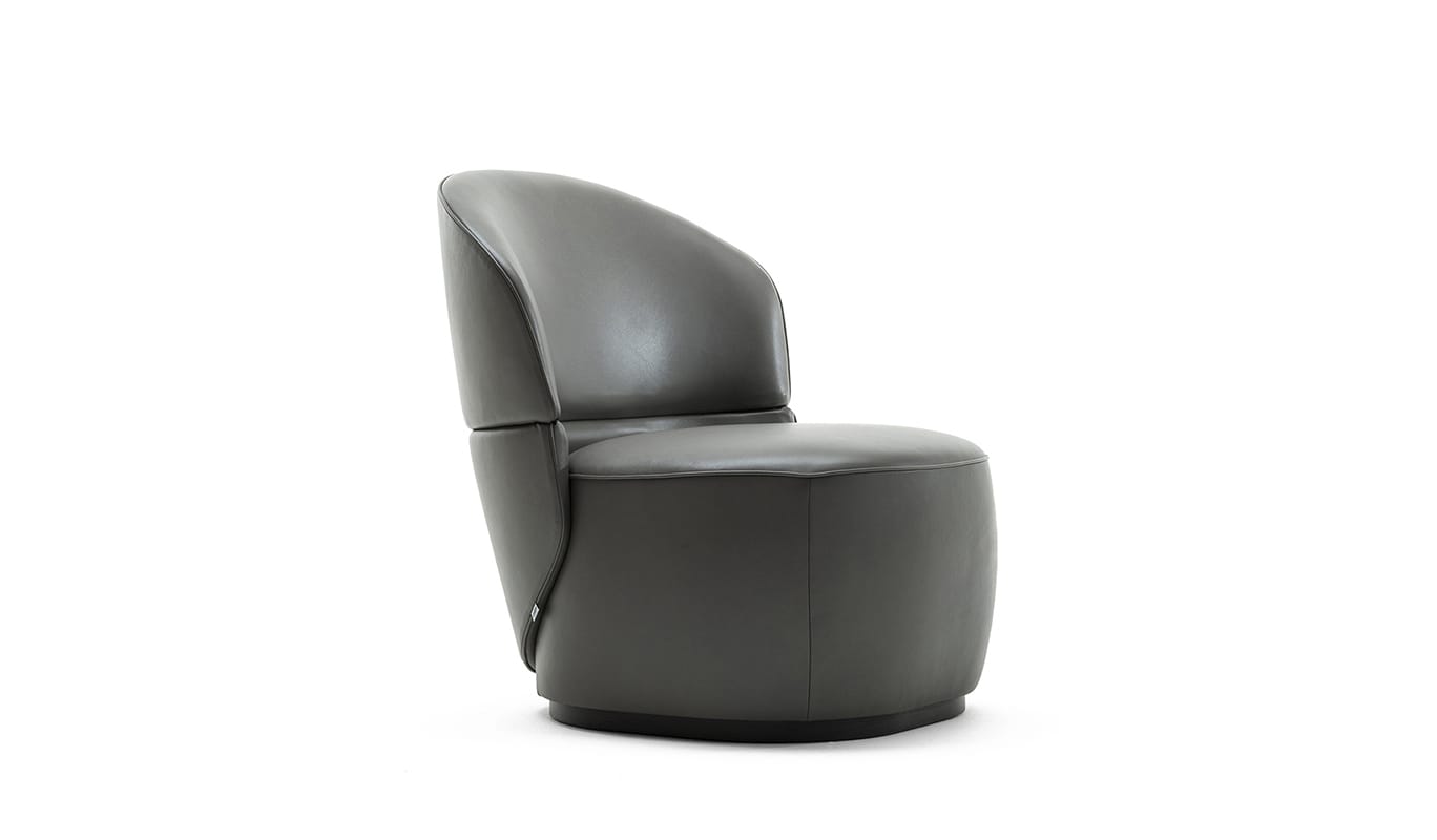 Alma Armchair 00 (Website)