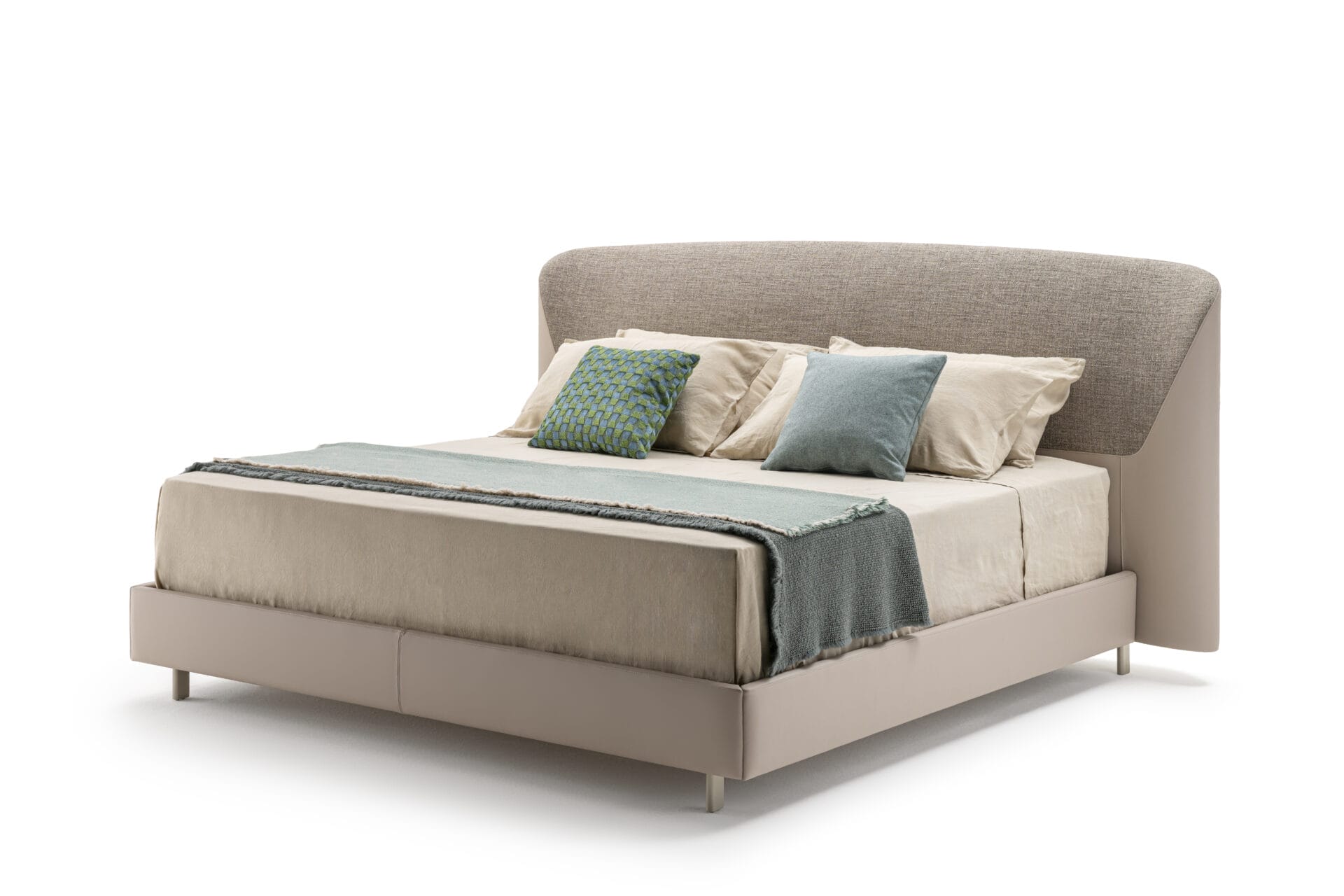 B740 Joel bed 01 – HR